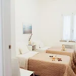 Anima - Ca Delle Rose, Piazza Mazzini, & 2 Parkings Apartman