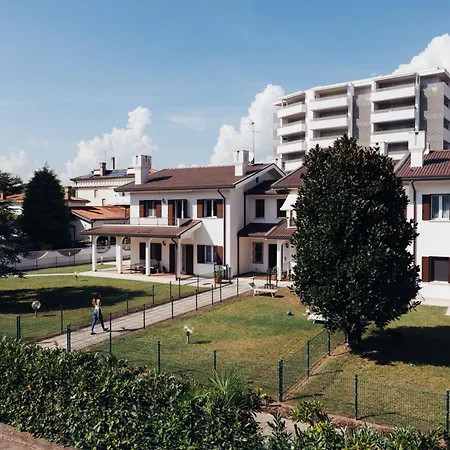 דירה Anima - Ca Delle Rose, Piazza Mazzini, & 2 Parkings לידו די ג'סולו